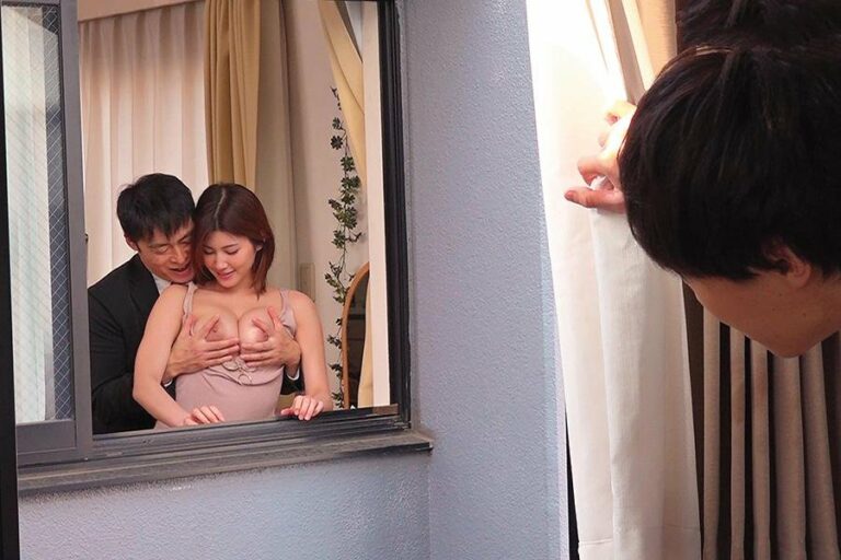 Poster of Cậu sinh viên trộm nhìn chị gái cạnh nhà địt nhau với chồng và…